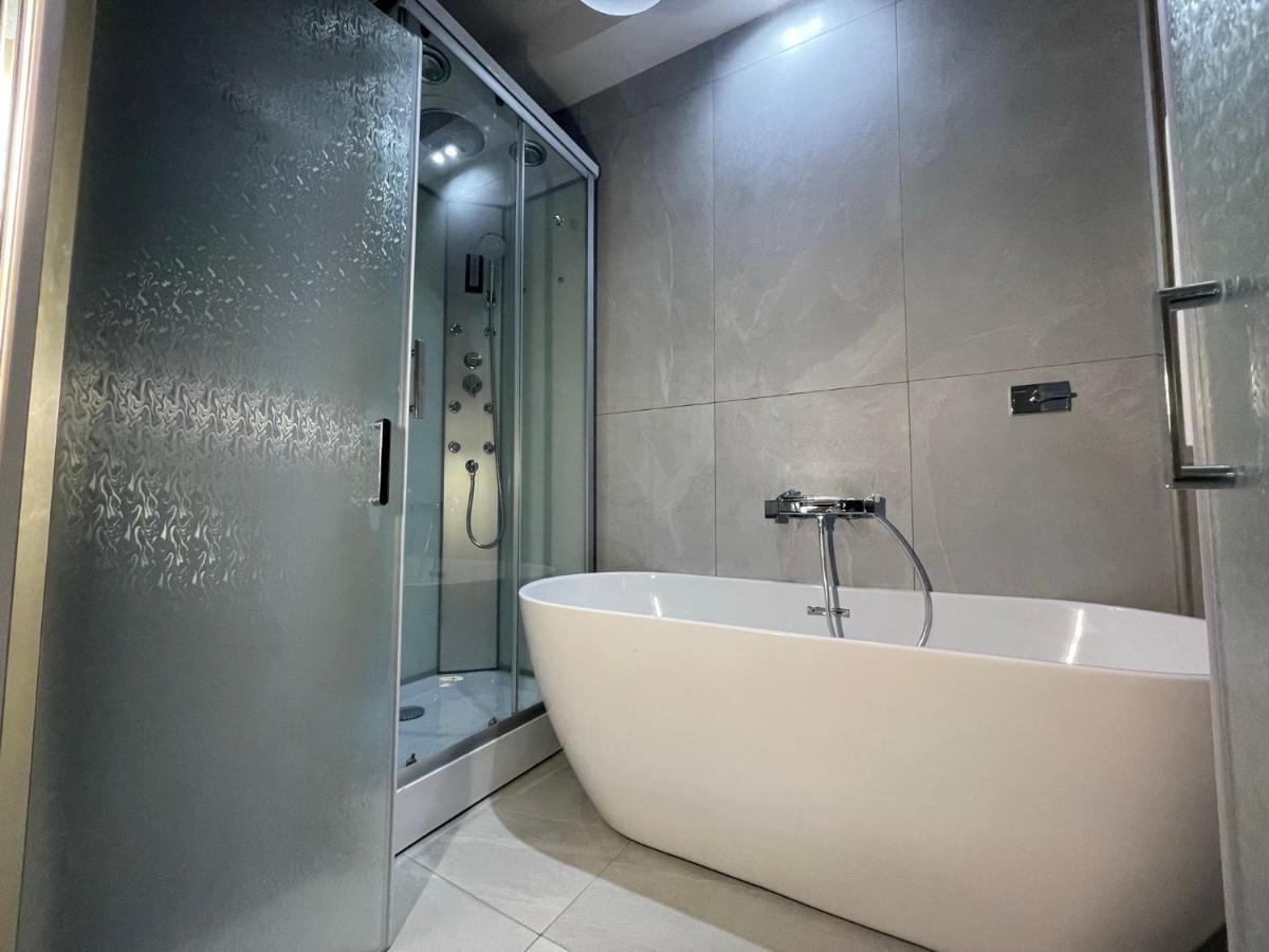 Spanish Steps Glamour & Sauna Luxury Apartment **** Roma Exterior foto